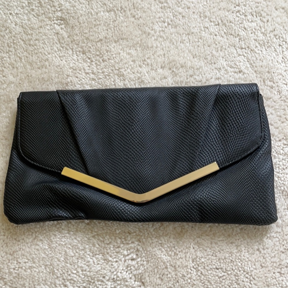 Black clutch